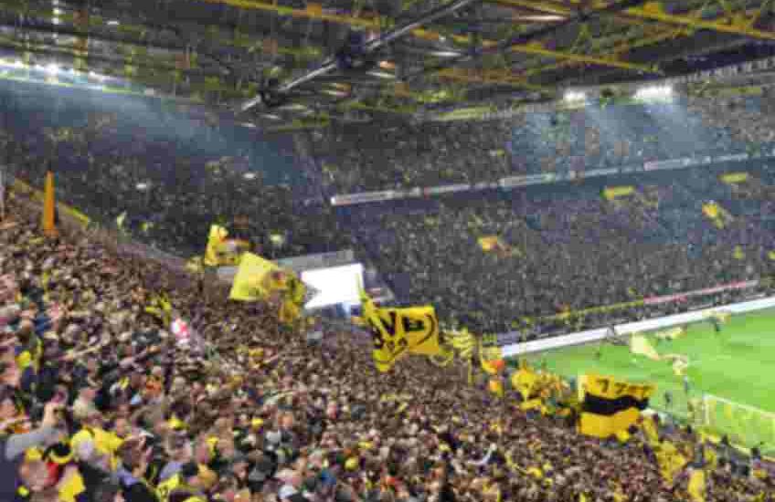 Relive the thrilling faceoff between Manchester United and Borussia Dortmund. Detailed analysis, player stats, and insights on star performers Jadon Sancho and Marcel Sabitzer. For comprehensive football reports, stay with us.